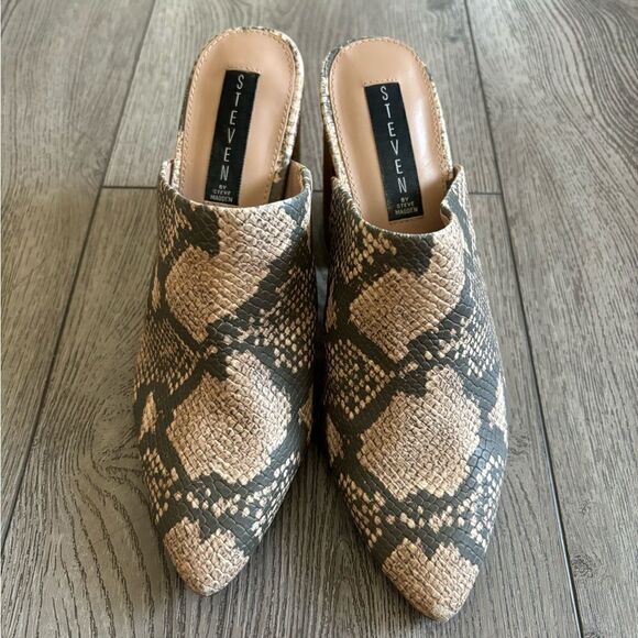 Steve Madden woman’s slip on heel used in good condition - Picture 2 of 7